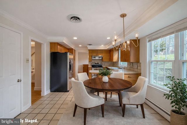 221 FOXCROFT RD, Broomall, PA 19008