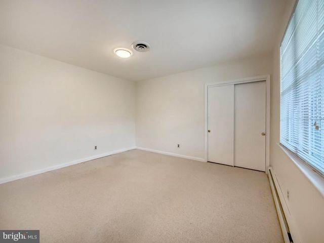 221 FOXCROFT RD, Broomall, PA 19008