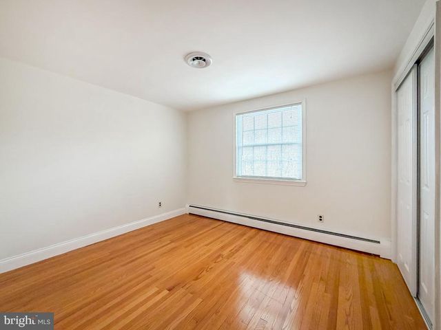 221 FOXCROFT RD, Broomall, PA 19008