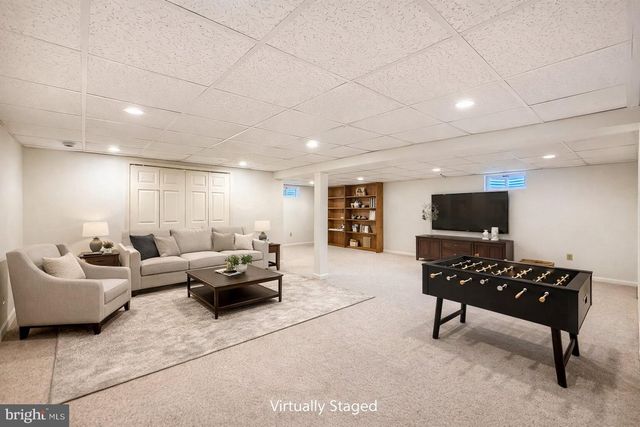 221 FOXCROFT RD, Broomall, PA 19008