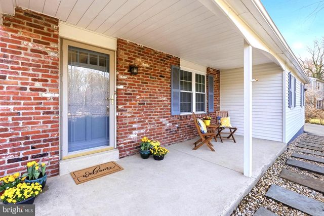 221 FOXCROFT RD, Broomall, PA 19008