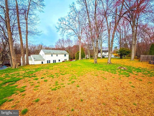 221 FOXCROFT RD, Broomall, PA 19008