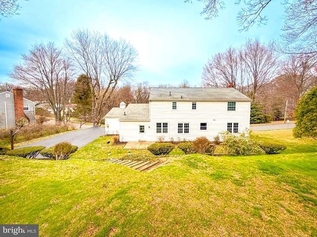 221 FOXCROFT RD, Broomall, PA 19008