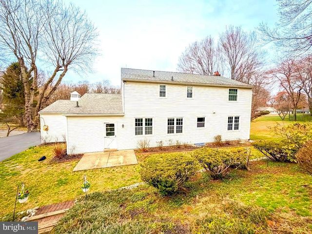 221 FOXCROFT RD, Broomall, PA 19008