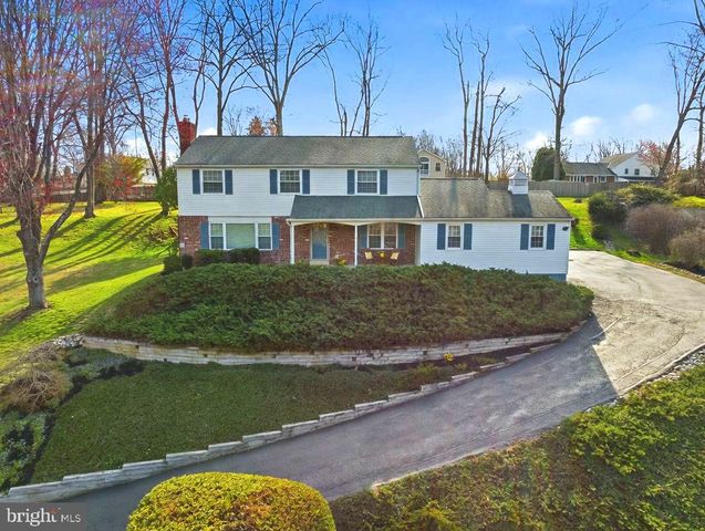 221 FOXCROFT RD, Broomall, PA 19008