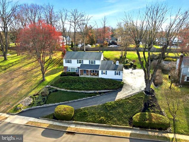 221 FOXCROFT RD, Broomall, PA 19008