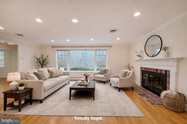 221 FOXCROFT RD, Broomall, PA 19008