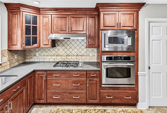 907 Bearhollow Road, Greensboro, NC 27410