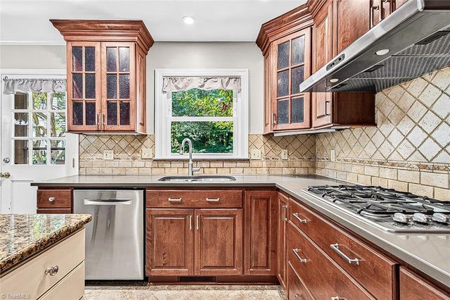 907 Bearhollow Road, Greensboro, NC 27410