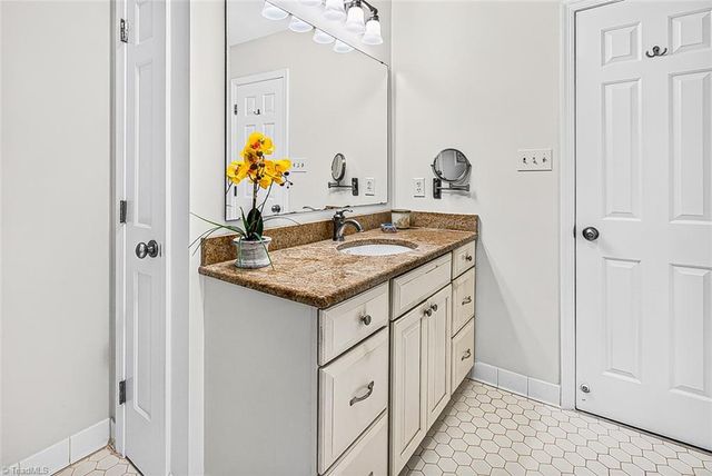 907 Bearhollow Road, Greensboro, NC 27410