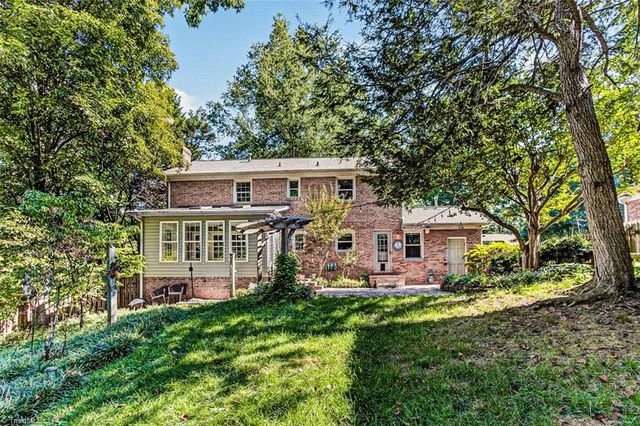 907 Bearhollow Road, Greensboro, NC 27410