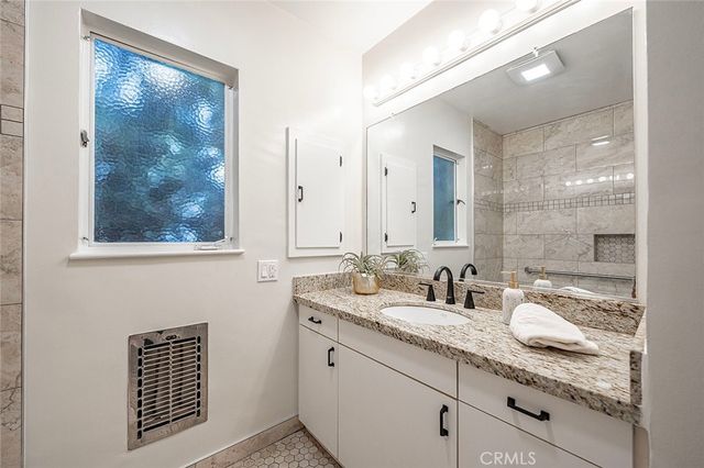 2870 Albury, Long Beach, CA 90815