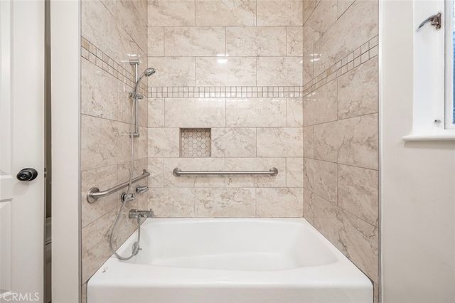 2870 Albury, Long Beach, CA 90815