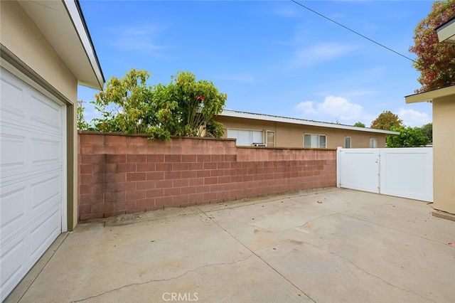 2870 Albury, Long Beach, CA 90815