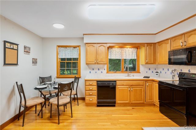 118 Winding Way, Camillus, NY 13031