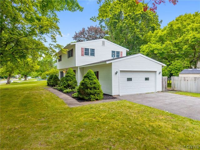 118 Winding Way, Camillus, NY 13031