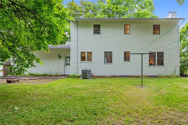 118 Winding Way, Camillus, NY 13031