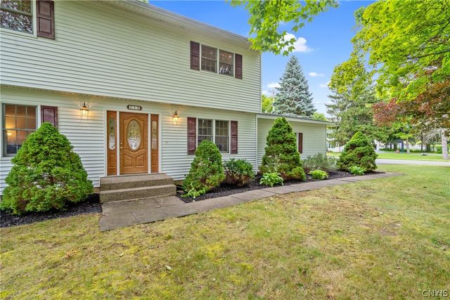 118 Winding Way, Camillus, NY 13031