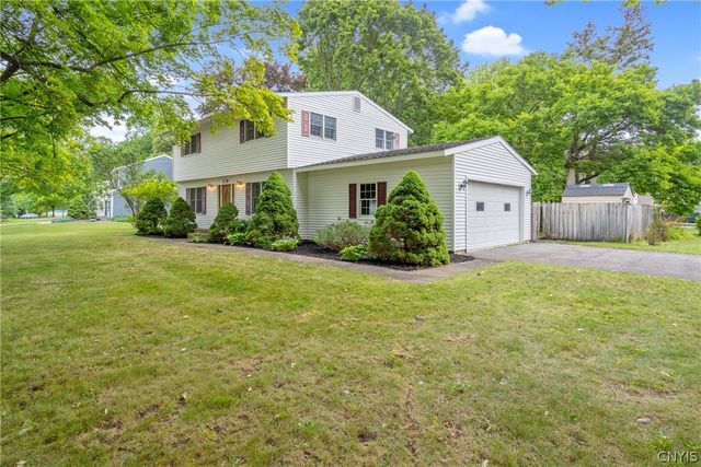 118 Winding Way, Camillus, NY 13031
