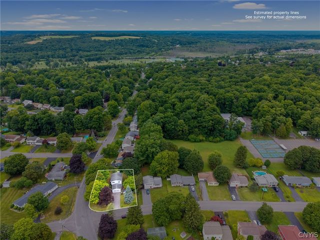 118 Winding Way, Camillus, NY 13031