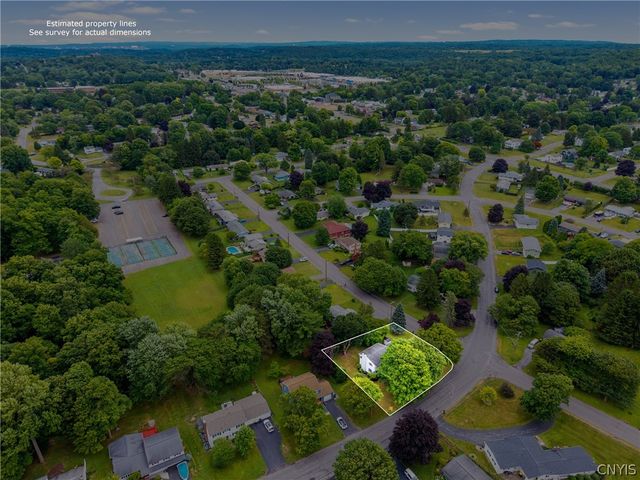 118 Winding Way, Camillus, NY 13031