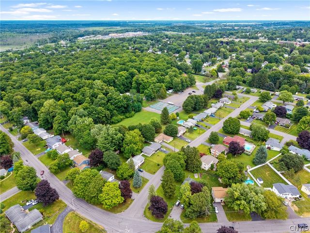 118 Winding Way, Camillus, NY 13031