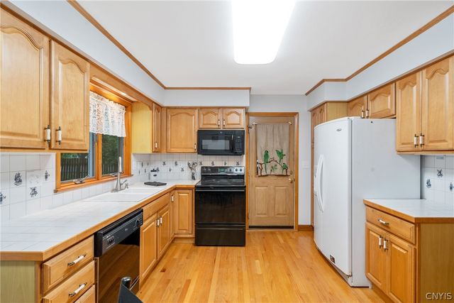 118 Winding Way, Camillus, NY 13031