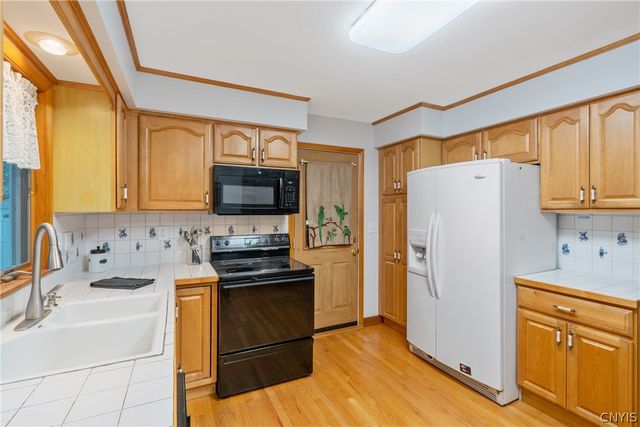 118 Winding Way, Camillus, NY 13031