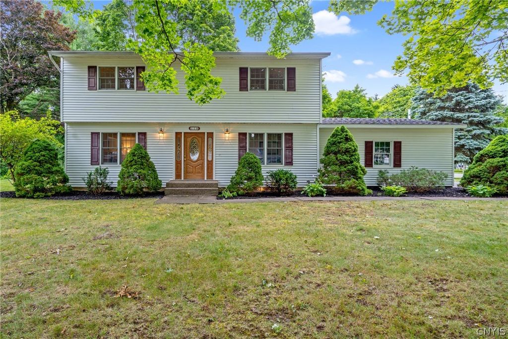 118 Winding Way, Camillus, NY 13031