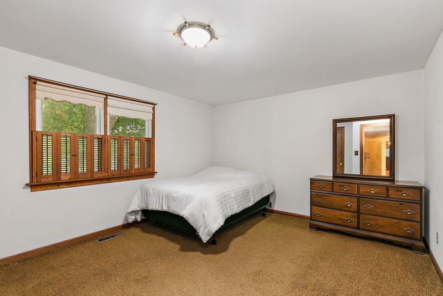 34 Nebraska Street, Geneva, IL 60134