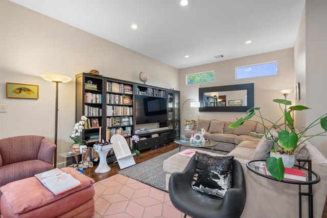 1915 Pasadena DR, Austin, TX 78757