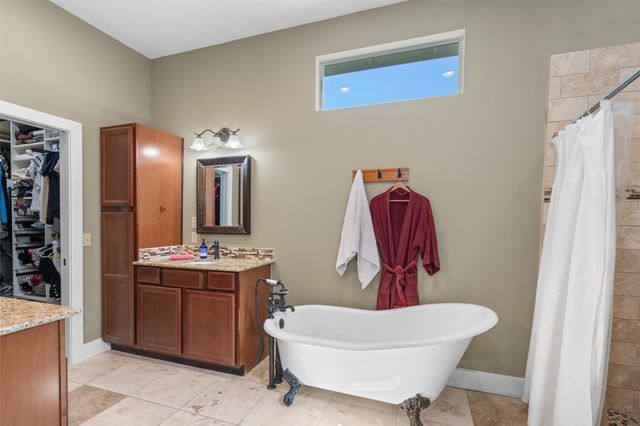 1915 Pasadena DR, Austin, TX 78757