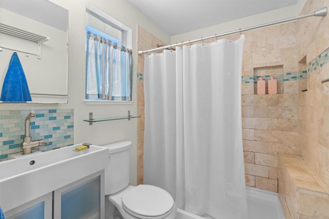 1915 Pasadena DR, Austin, TX 78757