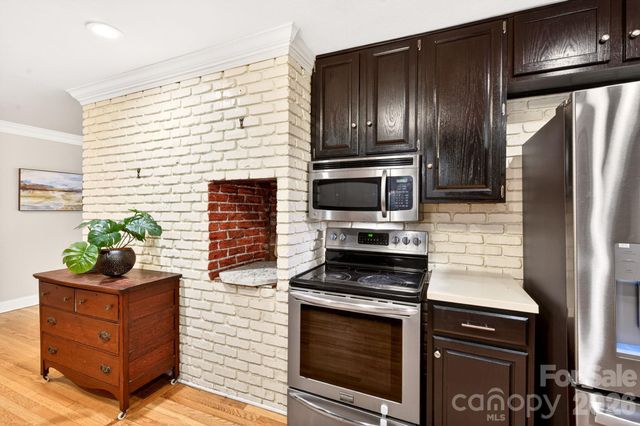 25 Bevlyn Drive, Asheville, NC 28803