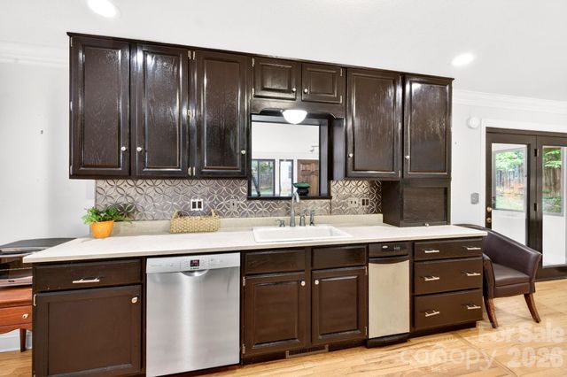 25 Bevlyn Drive, Asheville, NC 28803