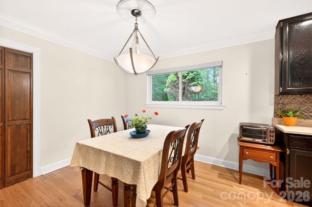 25 Bevlyn Drive, Asheville, NC 28803