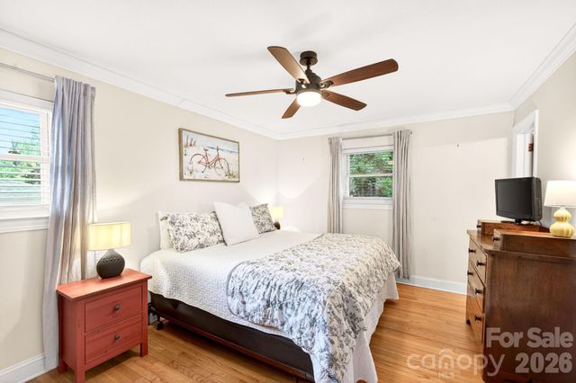 25 Bevlyn Drive, Asheville, NC 28803