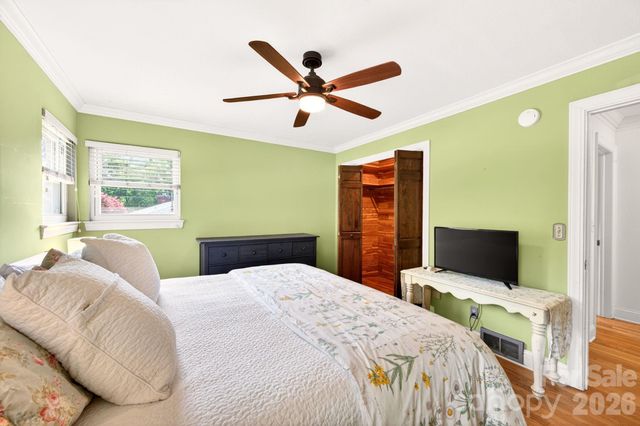 25 Bevlyn Drive, Asheville, NC 28803