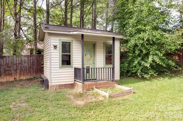 25 Bevlyn Drive, Asheville, NC 28803