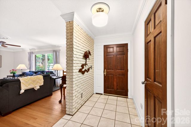25 Bevlyn Drive, Asheville, NC 28803