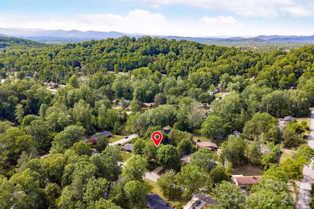 25 Bevlyn Drive, Asheville, NC 28803