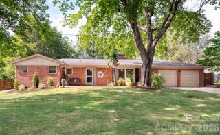 25 Bevlyn Drive, Asheville, NC 28803