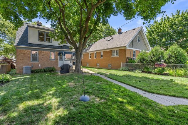 2641 N 75th STREET, Wauwatosa, WI 53213