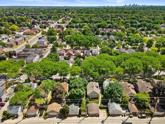 2641 N 75th STREET, Wauwatosa, WI 53213
