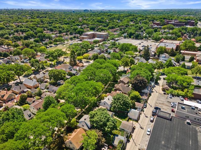 2641 N 75th STREET, Wauwatosa, WI 53213