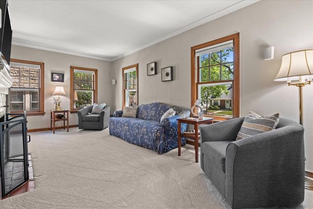 2641 N 75th STREET, Wauwatosa, WI 53213