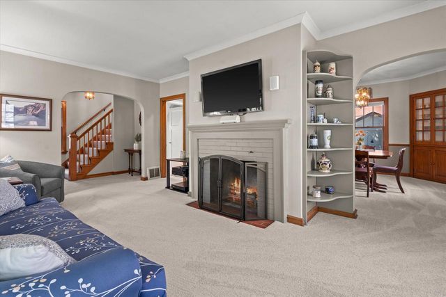 2641 N 75th STREET, Wauwatosa, WI 53213