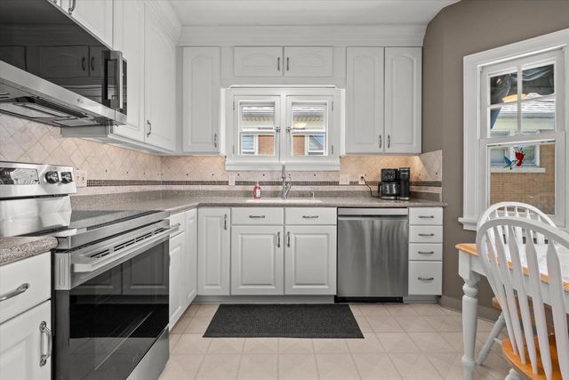 2641 N 75th STREET, Wauwatosa, WI 53213