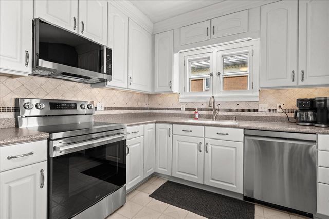 2641 N 75th STREET, Wauwatosa, WI 53213