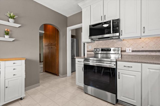 2641 N 75th STREET, Wauwatosa, WI 53213